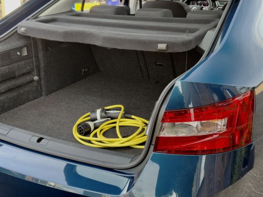 Skoda Superb 1.4 TSI iV AUT6 EDITION PLUS PANODAK LEDER NAVI CAMERA DIGI-DASH APPLE-CARPLAY LED LMV PDC ActivLease financial lease