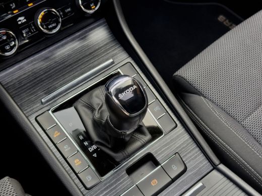 Skoda Superb 1.4 TSI iV AUT6 EDITION PLUS PANODAK LEDER NAVI CAMERA DIGI-DASH APPLE-CARPLAY LED LMV PDC ActivLease financial lease