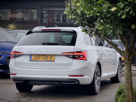 Skoda Superb Combi 1.4 TSI iV AUT6 LAURIN & KLEMENT 94D.KM! PANODAK LEDER NAVI CAMERA VIRTUAL-DASH APPLE-CARPL... ActivLease financial lease