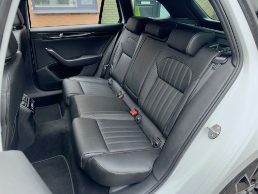 Skoda Superb Combi 1.4 TSI iV AUT6 LAURIN & KLEMENT 94D.KM! PANODAK LEDER NAVI CAMERA VIRTUAL-DASH APPLE-CARPL... ActivLease financial lease