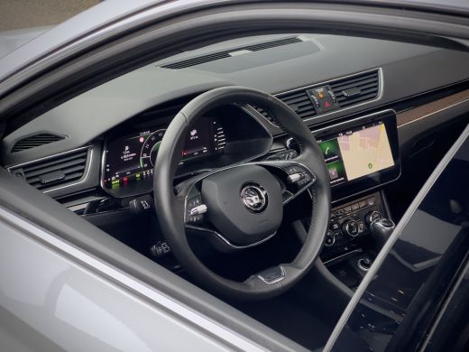 Skoda Superb Combi 1.4 TSI iV AUT6 LAURIN & KLEMENT 94D.KM! PANODAK LEDER NAVI CAMERA VIRTUAL-DASH APPLE-CARPL... ActivLease financial lease