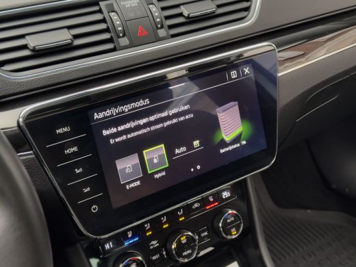 Skoda Superb Combi 1.4 TSI iV AUT6 LAURIN & KLEMENT 94D.KM! PANODAK LEDER NAVI CAMERA VIRTUAL-DASH APPLE-CARPL... ActivLease financial lease