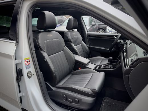 Skoda Superb Combi 1.4 TSI iV AUT6 LAURIN & KLEMENT 94D.KM! PANODAK LEDER NAVI CAMERA VIRTUAL-DASH APPLE-CARPL... ActivLease financial lease