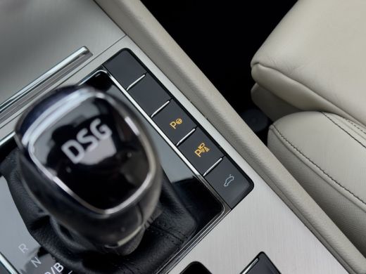 Skoda Superb Combi 1.4 TSI iV AUT6 LAURIN & KLEMENT SPORTLINE PANODAK LEDER NAVI CAMERA DIGI-DASH APPLE-CARPLA... ActivLease financial lease