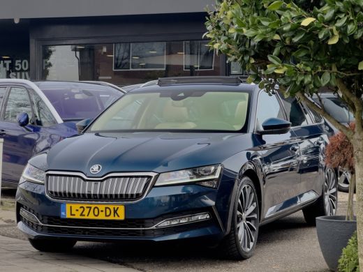 Skoda Superb Combi 1.4 TSI iV AUT6 LAURIN & KLEMENT SPORTLINE PANODAK LEDER NAVI CAMERA DIGI-DASH APPLE-CARPLA... ActivLease financial lease