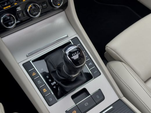 Skoda Superb Combi 1.4 TSI iV AUT6 LAURIN & KLEMENT SPORTLINE PANODAK LEDER NAVI CAMERA DIGI-DASH APPLE-CARPLA... ActivLease financial lease