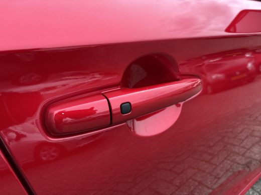 Suzuki Swift 1.2 Comfort Smart Hybrid | Nieuw | Direct uit voorraad leverbaar |  Navigatiesysteem | Adaptieve ... ActivLease financial lease