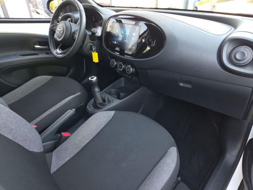 Toyota Aygo 1.0 VVT-i MT Play | Apple CarPlay | Cruise Control | Rijklaar incl. garantie | ActivLease financial lease