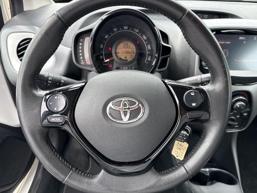 Toyota Aygo 1.0 VVT-i x-play | Apple CarPlay/Android auto | Achteruitrijcamera | Airco ActivLease financial lease