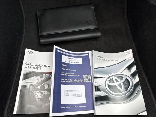 Toyota Aygo 1.0 VVT-i x-play | Apple CarPlay/Android auto | Achteruitrijcamera | Airco ActivLease financial lease