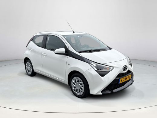 Toyota Aygo 1.0 VVT-i x-play | Apple CarPlay/Android auto | Achteruitrijcamera | Airco ActivLease financial lease