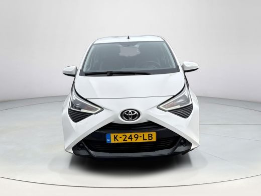 Toyota Aygo 1.0 VVT-i x-play | Apple CarPlay/Android auto | Achteruitrijcamera | Airco ActivLease financial lease