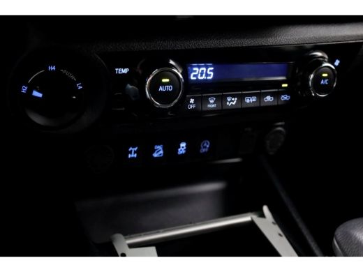 Toyota Hilux 2.4 D-4D-F 150pk E6 4WD 4x4 Double Cab Automaat 2/5-Persoons 05-2021 ActivLease financial lease