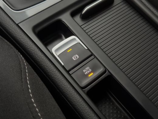 Volkswagen Golf 1.0 TSI HIGHLINE NAVI CAMERA AIRCO LED LMV PDC ActivLease financial lease