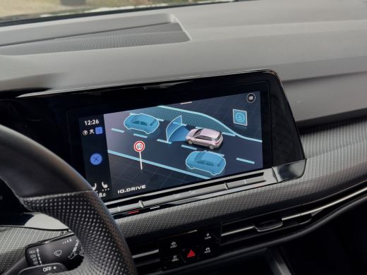 Volkswagen Golf 1.5 eTSI AUT7 R-LINE+ SPORT-INT NAVI CAMERA DIGI-DASH APPLE-CARPLAY LED LMV PDC ActivLease financial lease