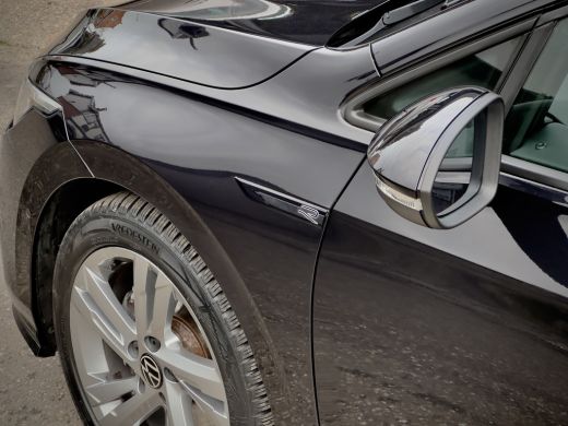 Volkswagen Golf 1.5 eTSI AUT7 R-LINE+ SPORT-INT NAVI CAMERA DIGI-DASH APPLE-CARPLAY LED LMV PDC ActivLease financial lease