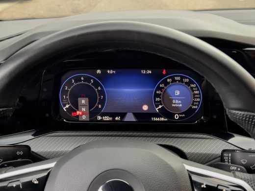 Volkswagen Golf 1.5 eTSI AUT7 R-LINE+ SPORT-INT NAVI CAMERA DIGI-DASH APPLE-CARPLAY LED LMV PDC ActivLease financial lease