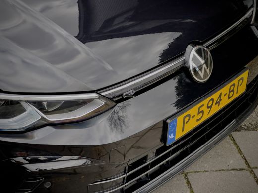 Volkswagen Golf 1.5 eTSI AUT7 R-LINE+ SPORT-INT NAVI CAMERA DIGI-DASH APPLE-CARPLAY LED LMV PDC ActivLease financial lease