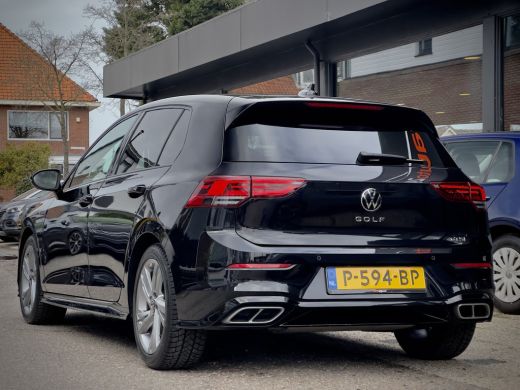 Volkswagen Golf 1.5 eTSI AUT7 R-LINE+ SPORT-INT NAVI CAMERA DIGI-DASH APPLE-CARPLAY LED LMV PDC ActivLease financial lease