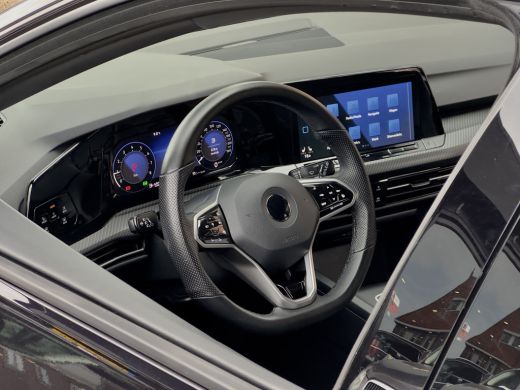 Volkswagen Golf 1.5 eTSI AUT7 R-LINE+ SPORT-INT NAVI CAMERA DIGI-DASH APPLE-CARPLAY LED LMV PDC ActivLease financial lease