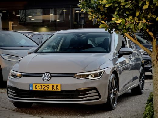 Volkswagen Golf 1.5 TSI LIFE 131PK NAVI AIRCO DIGI-DASH APPLE-CARPLAY LED LMV PDC ActivLease financial lease