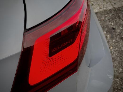 Volkswagen Golf 1.5 TSI LIFE 131PK NAVI AIRCO DIGI-DASH APPLE-CARPLAY LED LMV PDC ActivLease financial lease