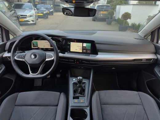 Volkswagen Golf 1.5 TSI LIFE 131PK NAVI AIRCO DIGI-DASH APPLE-CARPLAY LED LMV PDC ActivLease financial lease