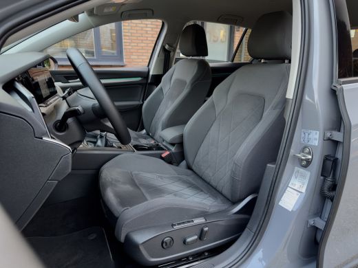 Volkswagen Golf 1.5 TSI LIFE 131PK NAVI AIRCO DIGI-DASH APPLE-CARPLAY LED LMV PDC ActivLease financial lease