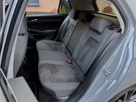 Volkswagen Golf 1.5 TSI LIFE 131PK NAVI AIRCO DIGI-DASH APPLE-CARPLAY LED LMV PDC ActivLease financial lease