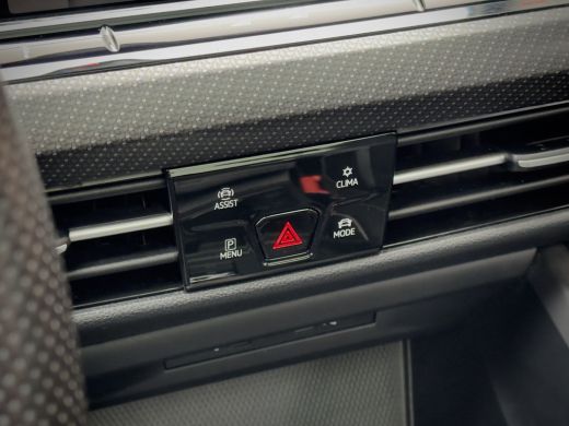 Volkswagen Golf Variant 1.5 eTSI AUT7 3X R-LINE PANODAK LEDER NAVI DIGI-DASH APPLE-CARPLAY LED LMV PDC ActivLease financial lease