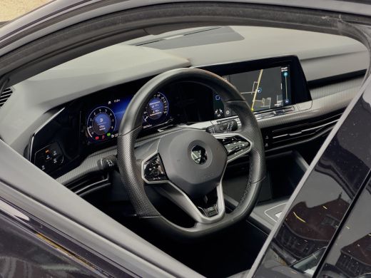 Volkswagen Golf Variant 1.5 eTSI AUT7 3X R-LINE PANODAK LEDER NAVI DIGI-DASH APPLE-CARPLAY LED LMV PDC ActivLease financial lease