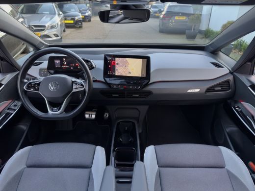 Volkswagen ID.3 First Max 58 kWh PANODAK NAVI CAMERA APPLE-CARPLAY LED LMV-20INCHE PDC ActivLease financial lease
