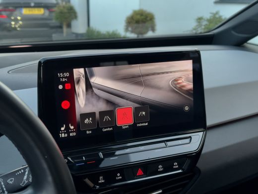 Volkswagen ID.3 First Max 58 kWh PANODAK NAVI CAMERA APPLE-CARPLAY LED LMV-20INCHE PDC ActivLease financial lease