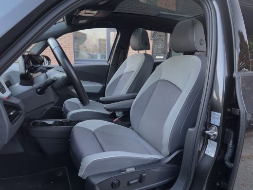 Volkswagen ID.3 First Max 58 kWh PANODAK NAVI CAMERA APPLE-CARPLAY LED LMV-20INCHE PDC ActivLease financial lease