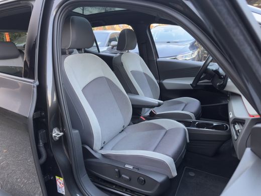 Volkswagen ID.3 First Max 58 kWh PANODAK NAVI CAMERA APPLE-CARPLAY LED LMV-20INCHE PDC ActivLease financial lease