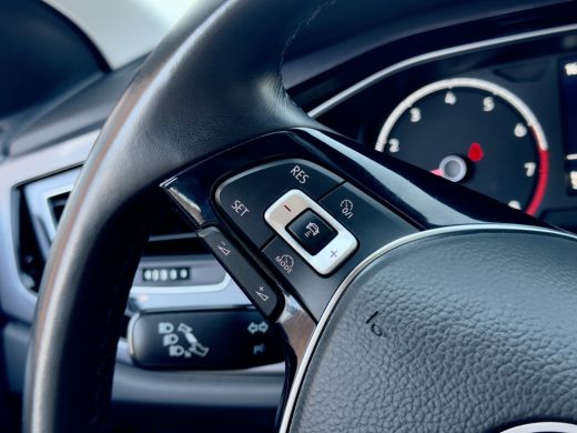 Volkswagen Polo 1.0 TSI R-LINE 57D.KM!! NAVI CAMERA AIRCO APPLE-CARPLAY LED LMV PDC ActivLease financial lease