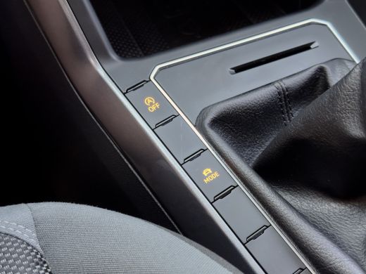 Volkswagen Polo 1.0 TSI R-LINE 57D.KM!! NAVI CAMERA AIRCO APPLE-CARPLAY LED LMV PDC ActivLease financial lease