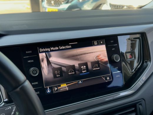 Volkswagen Polo 1.0 TSI R-LINE 57D.KM!! NAVI CAMERA AIRCO APPLE-CARPLAY LED LMV PDC ActivLease financial lease