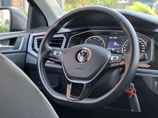 Volkswagen Polo 1.0 TSI R-LINE 57D.KM!! NAVI CAMERA AIRCO APPLE-CARPLAY LED LMV PDC ActivLease financial lease