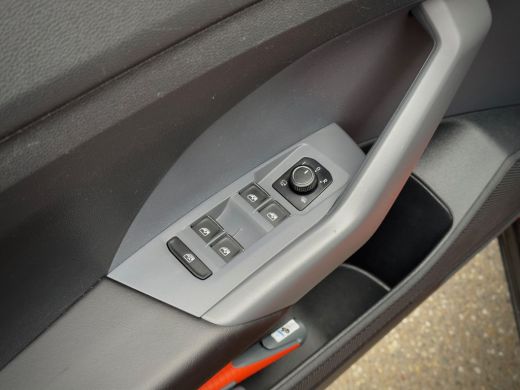 Volkswagen T-Cross 1.0 TSI ORANGE-STYLE EDITION CARPLAY CRUISE CONTROL AIRCO LED LMV PDC ActivLease financial lease