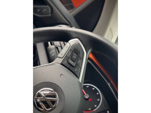 Volkswagen T-Cross 1.0 TSI ORANGE-STYLE EDITION CARPLAY CRUISE CONTROL AIRCO LED LMV PDC ActivLease financial lease