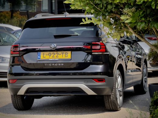 Volkswagen T-Cross 1.5 TSI AUT7 R-LINE 93D.KM! NAVI CAMERA APPLE-CARPLAY LED LMV PDC ActivLease financial lease