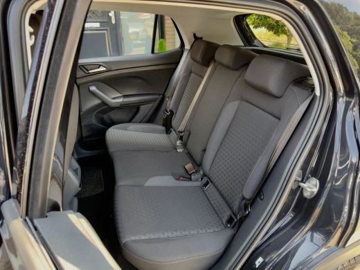 Volkswagen T-Cross 1.5 TSI AUT7 R-LINE 93D.KM! NAVI CAMERA APPLE-CARPLAY LED LMV PDC ActivLease financial lease