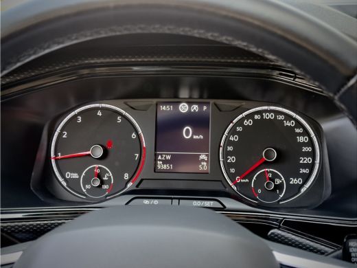 Volkswagen T-Cross 1.5 TSI AUT7 R-LINE 93D.KM! NAVI CAMERA APPLE-CARPLAY LED LMV PDC ActivLease financial lease