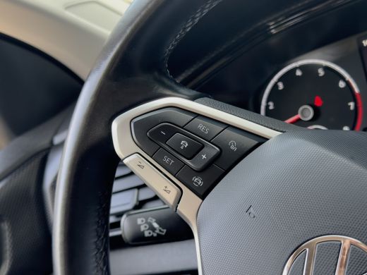 Volkswagen T-Cross 1.5 TSI AUT7 R-LINE 93D.KM! NAVI CAMERA APPLE-CARPLAY LED LMV PDC ActivLease financial lease