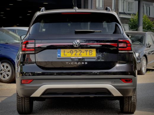 Volkswagen T-Cross 1.5 TSI AUT7 R-LINE 93D.KM! NAVI CAMERA APPLE-CARPLAY LED LMV PDC ActivLease financial lease