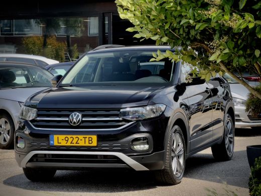 Volkswagen T-Cross 1.5 TSI AUT7 R-LINE 93D.KM! NAVI CAMERA APPLE-CARPLAY LED LMV PDC ActivLease financial lease