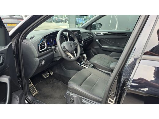 Volkswagen T-Roc 1.5 TSI 150pk 7-DSG R-Line | Trekhaak | Achteruitrijcamera | Carplay | Climate Control | Adaptive... ActivLease financial lease