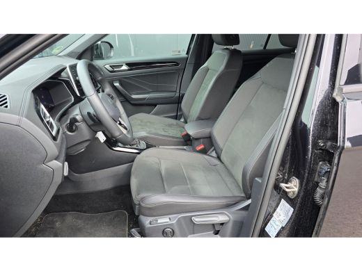 Volkswagen T-Roc 1.5 TSI 150pk 7-DSG R-Line | Trekhaak | Achteruitrijcamera | Carplay | Climate Control | Adaptive... ActivLease financial lease
