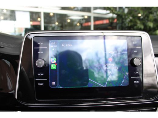 Volkswagen T-Roc 1.5 TSI 150PK DSG R-LINE SPORT NAVI/LED/CARPLAY/TREKHAAK ActivLease financial lease